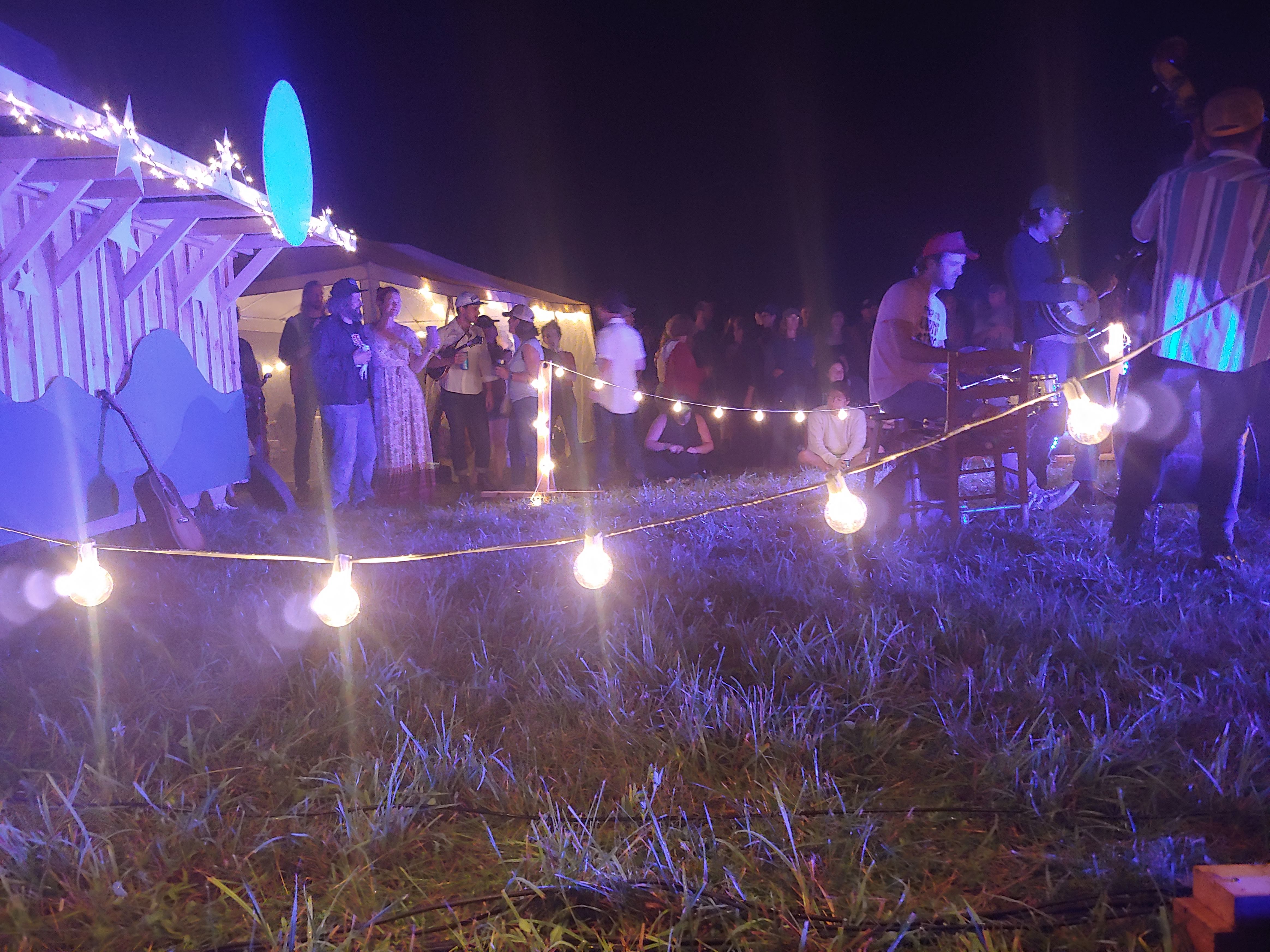 Mipso2019-08-16LamplighterSetGreenMountainBluegrassAndRootsFestivalManchesterVT (4).jpg